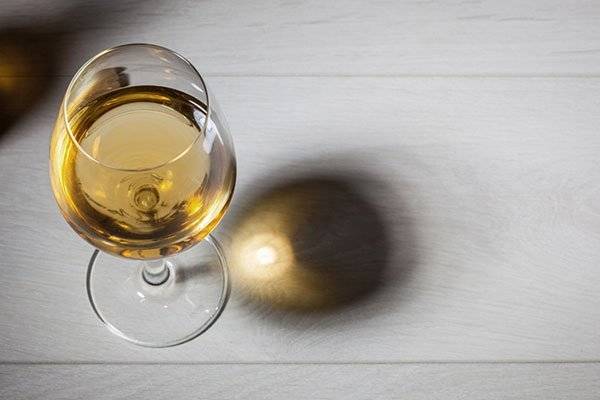 5 Ways Alcohol Hinders Weight Loss