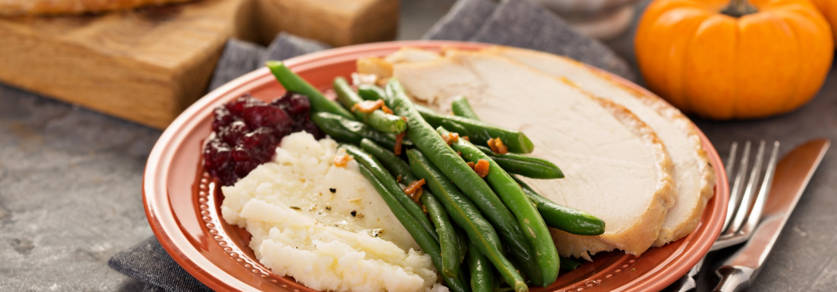 Healthy thanksgiving dinner on plate